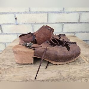 Vintage Lace-up Clog
